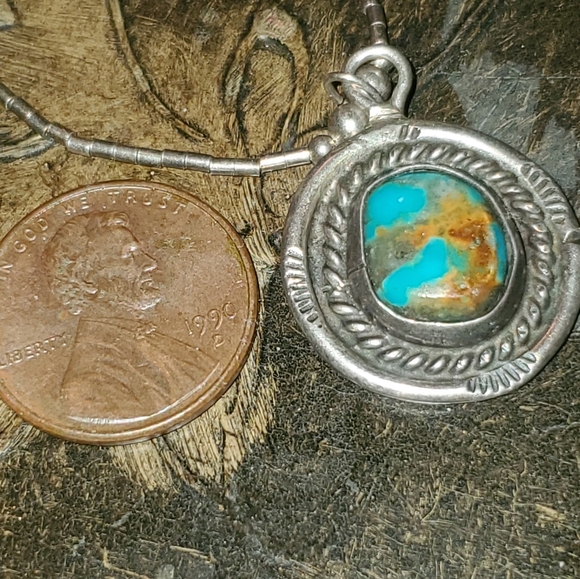 Vintage Navajo Turquoise Pendant Necklac - Picture 5 of 5